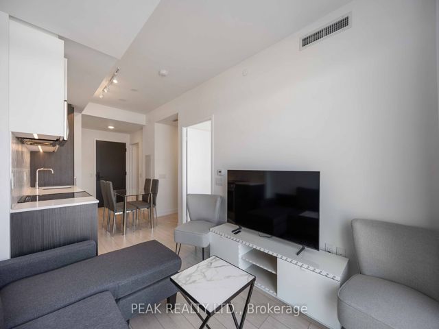 610 - 500 Dupont St