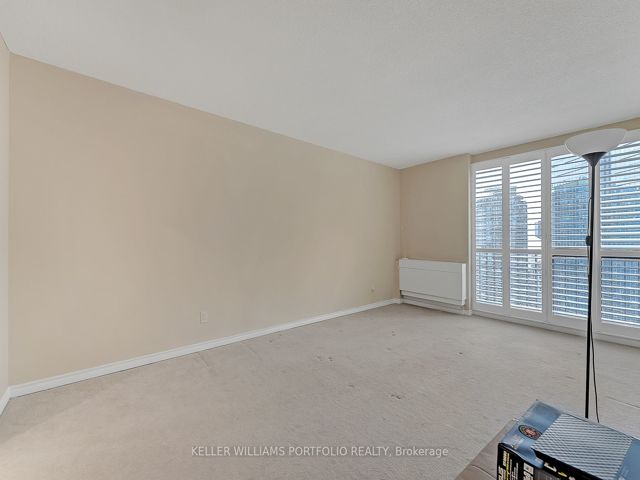2824 - 33 Harbour Sq
