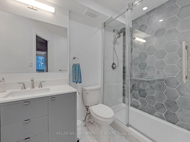 2824 - 33 Harbour Sq