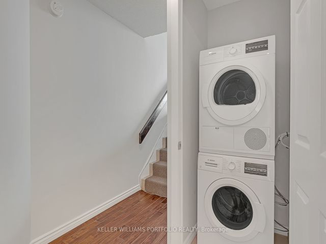 2824 - 33 Harbour Sq