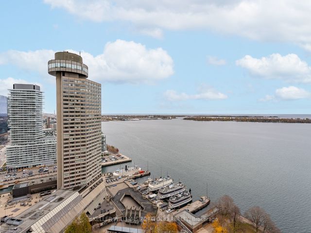 2824 - 33 Harbour Sq