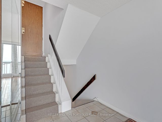 2824 - 33 Harbour Sq