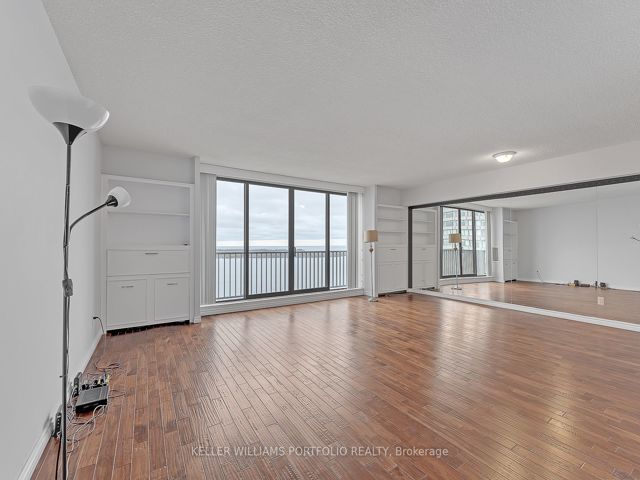 2824 - 33 Harbour Sq