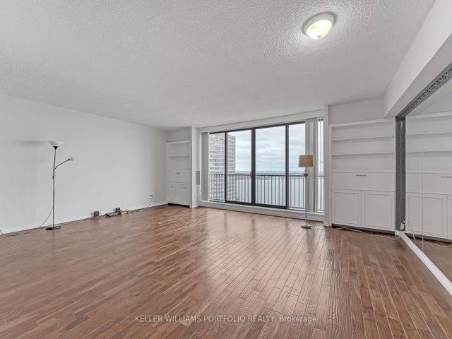 2824 - 33 Harbour Sq