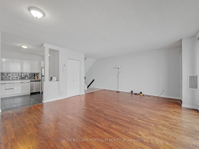2824 - 33 Harbour Sq