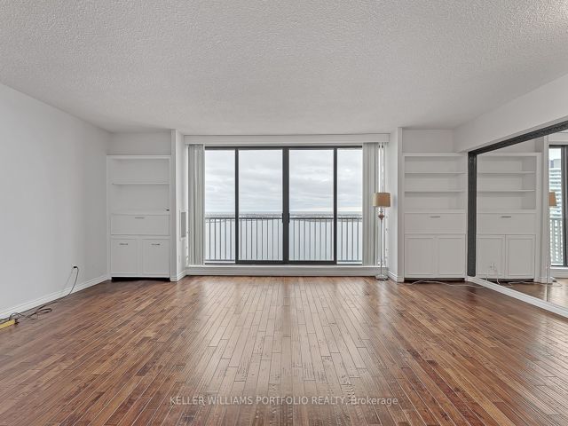 2824 - 33 Harbour Sq