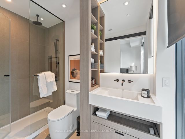 3306 - 55 Charles St E