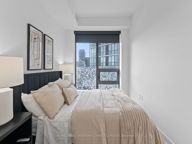 3306 - 55 Charles St E