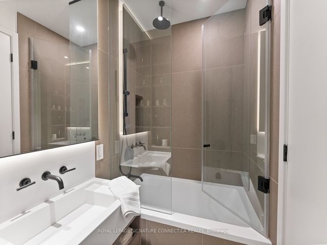 3306 - 55 Charles St E