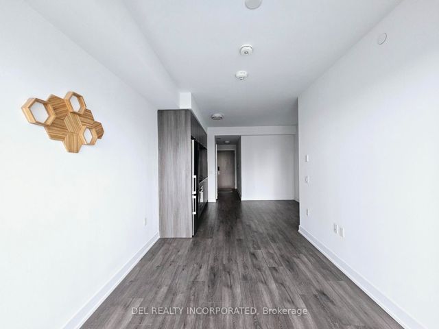 2201 - 575 Bloor St E