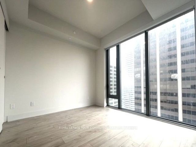 3404 - 8 Cumberland St