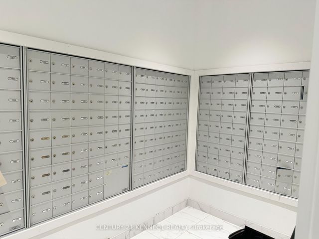 720 - 238 Simcoe St