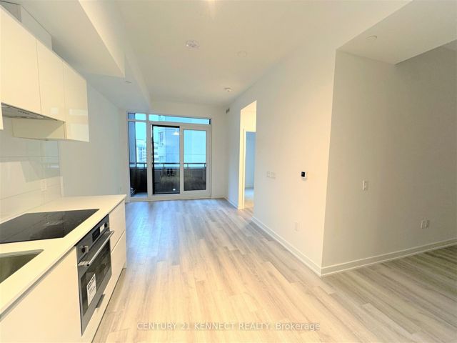 720 - 238 Simcoe St