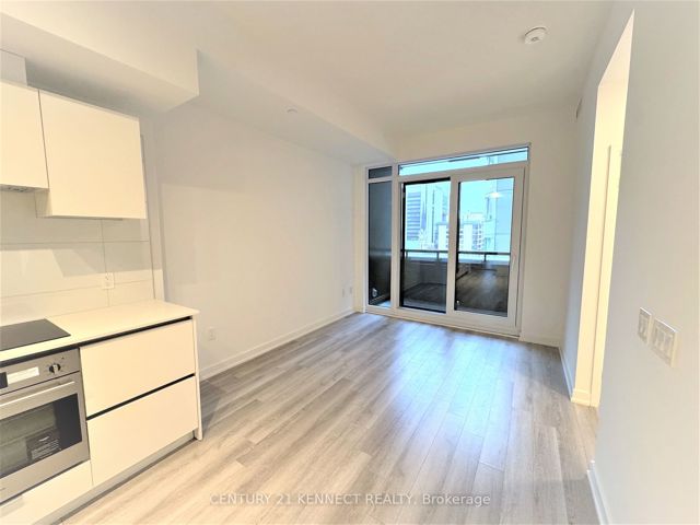 720 - 238 Simcoe St