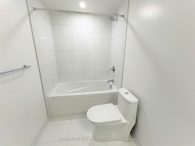 720 - 238 Simcoe St