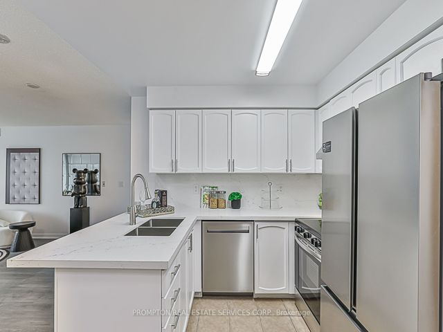 1905 - 5500 Yonge St