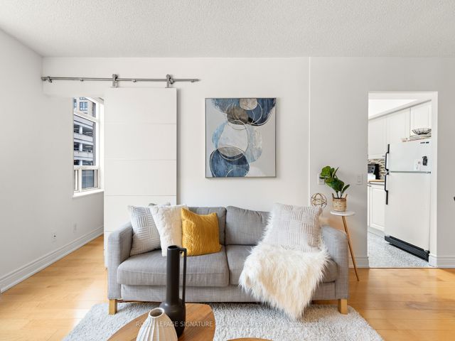 519 - 5 Rosehill Ave