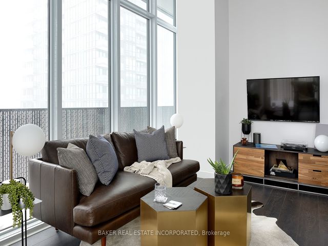 2308 - 15 Roehampton Ave