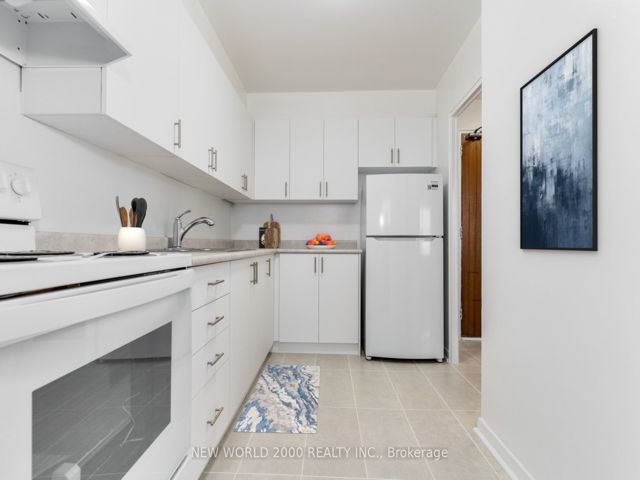 1104 - 485 Eglinton Ave E