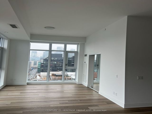 LPH 4 - 543 Richmond St W