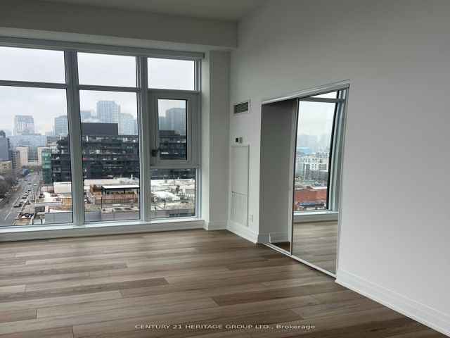 LPH 4 - 543 Richmond St W