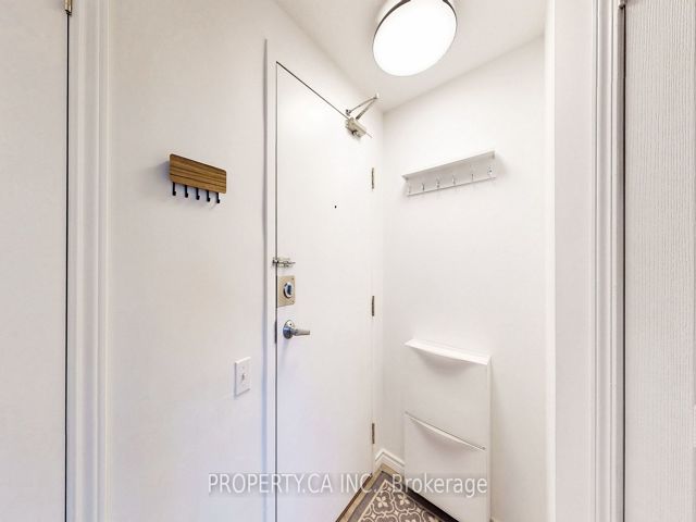 Ph02 - 140 Bathurst St