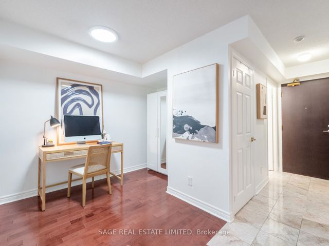 1705 - 30 Grand Trunk Cres