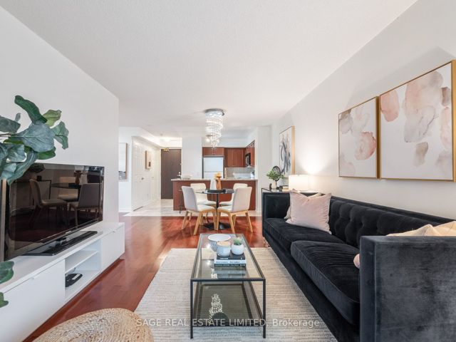 1705 - 30 Grand Trunk Cres
