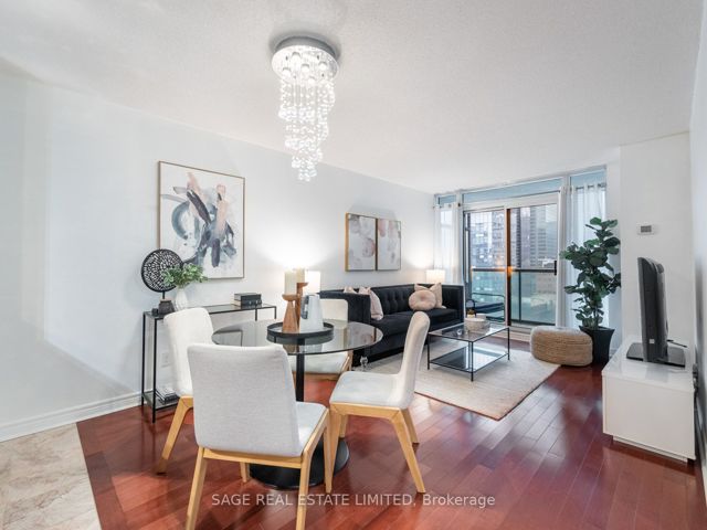 1705 - 30 Grand Trunk Cres