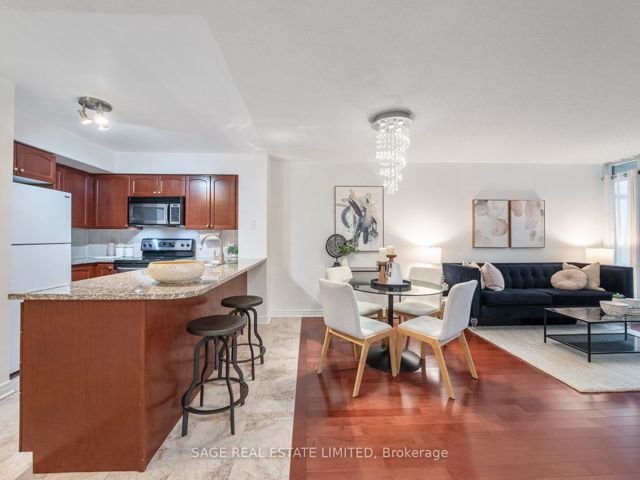 1705 - 30 Grand Trunk Cres