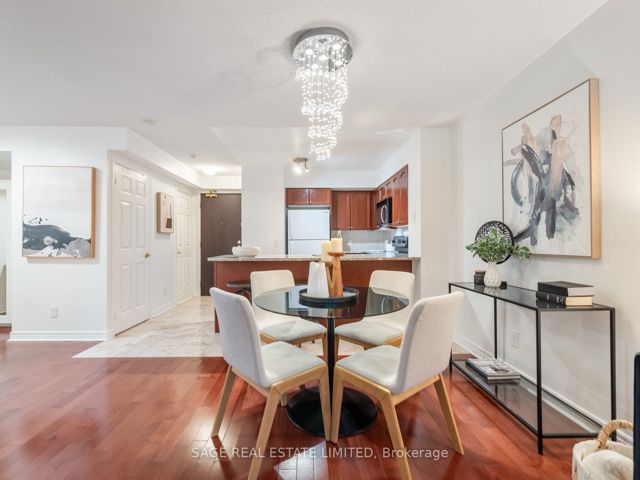 1705 - 30 Grand Trunk Cres