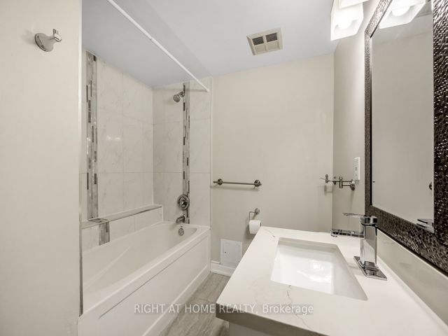 604 - 298 JARVIS ST St