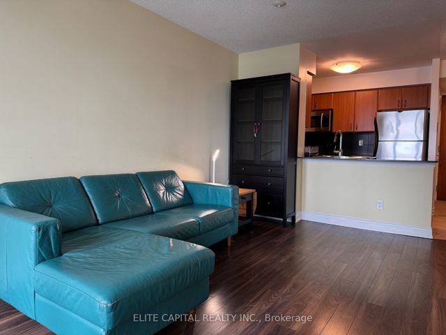 1103 - 31 Bales Ave