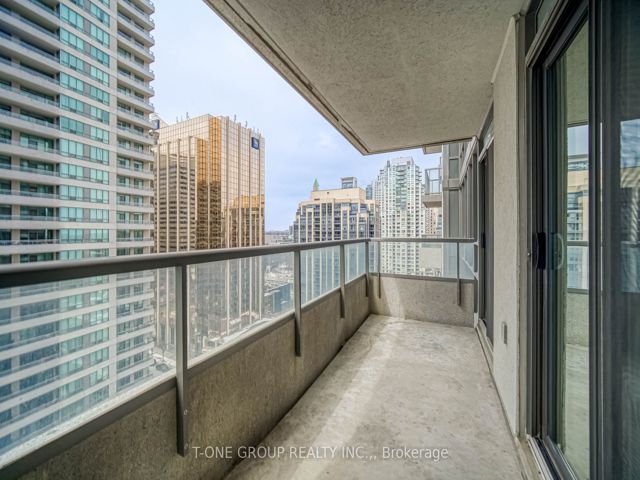1817 - 35 Hollywood Ave