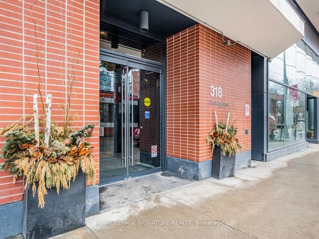 513 - 318 King St E