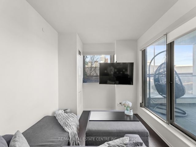 205 - 12 Bonnycastle St