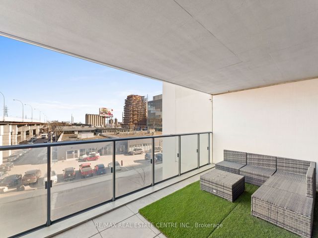 205 - 12 Bonnycastle St