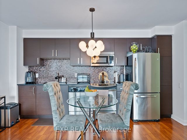 2116 - 17 Anndale Dr
