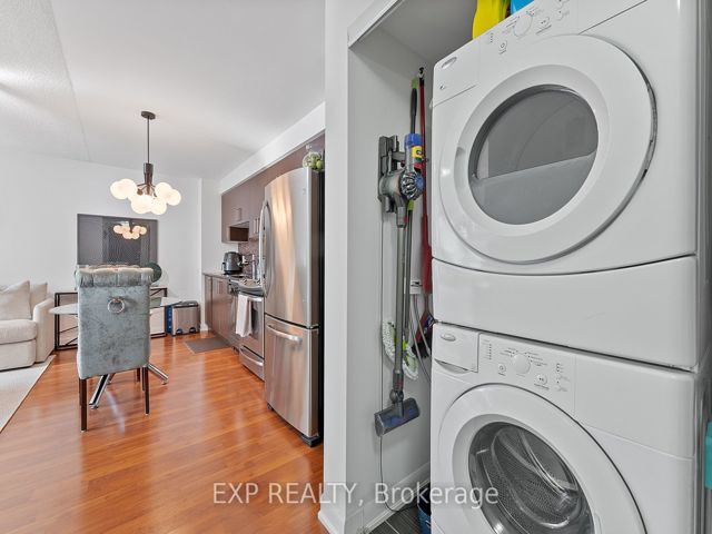 2116 - 17 Anndale Dr