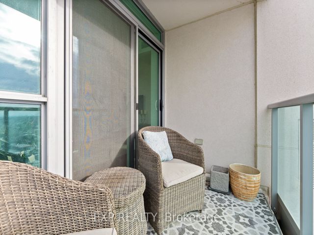 2116 - 17 Anndale Dr