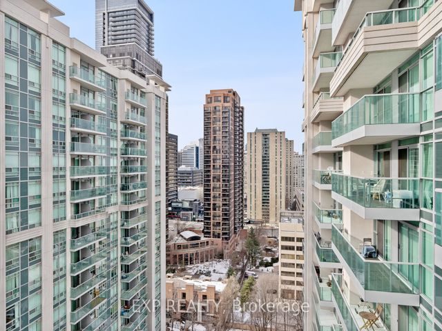 2116 - 17 Anndale Dr
