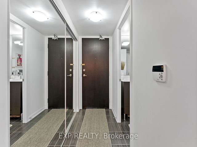 2116 - 17 Anndale Dr