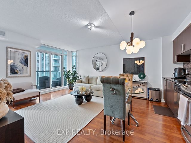 2116 - 17 Anndale Dr