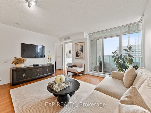 2116 - 17 Anndale Dr