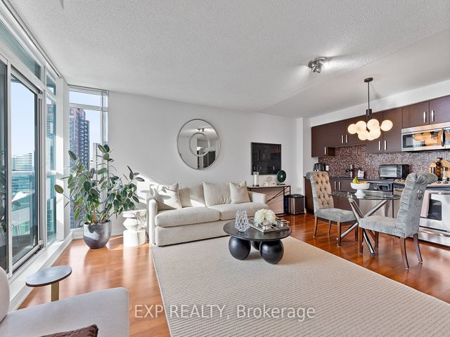 2116 - 17 Anndale Dr