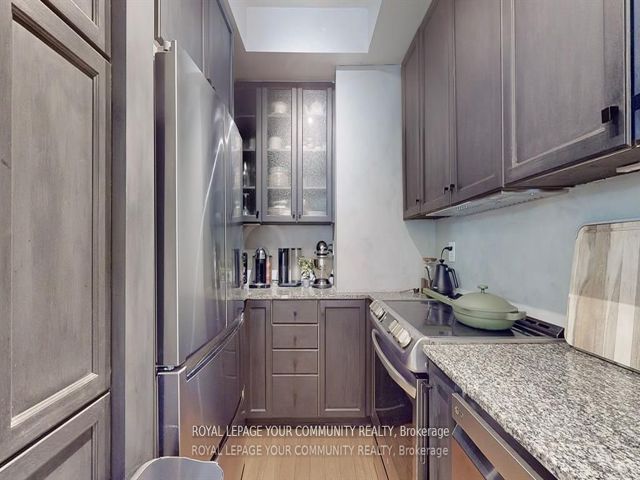 4 - 436 Kenneth Ave