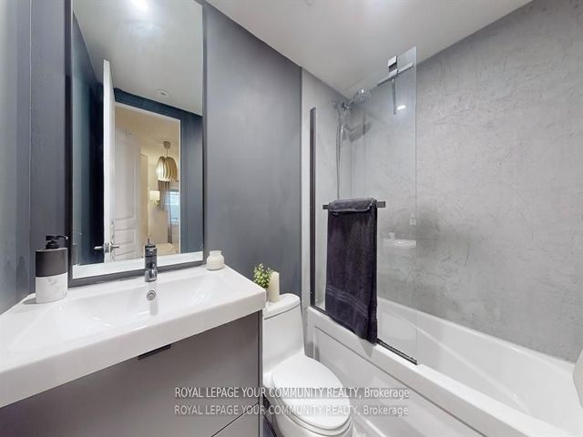 4 - 436 Kenneth Ave