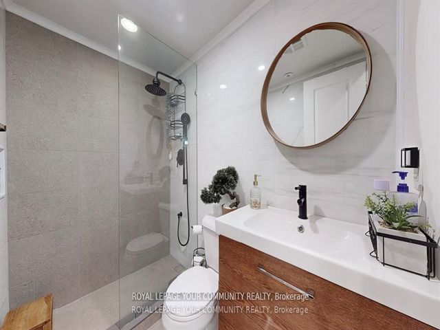 4 - 436 Kenneth Ave