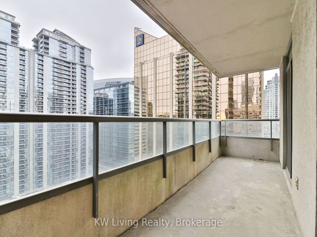 2202 - 23 Hollywood Ave