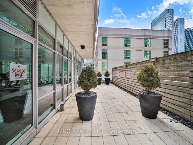 701 - 375 King St W